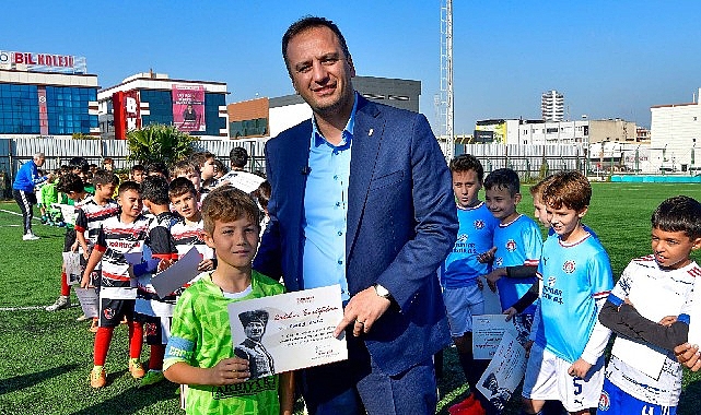 Bornovalı minikler 10 Kasım anısına mücadele etti