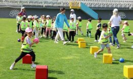 Spor Şenlikleri’nde sıra minik öğrencilerin
