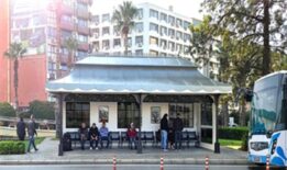 İzmir’in kimliğini yansıtan simgesel durak